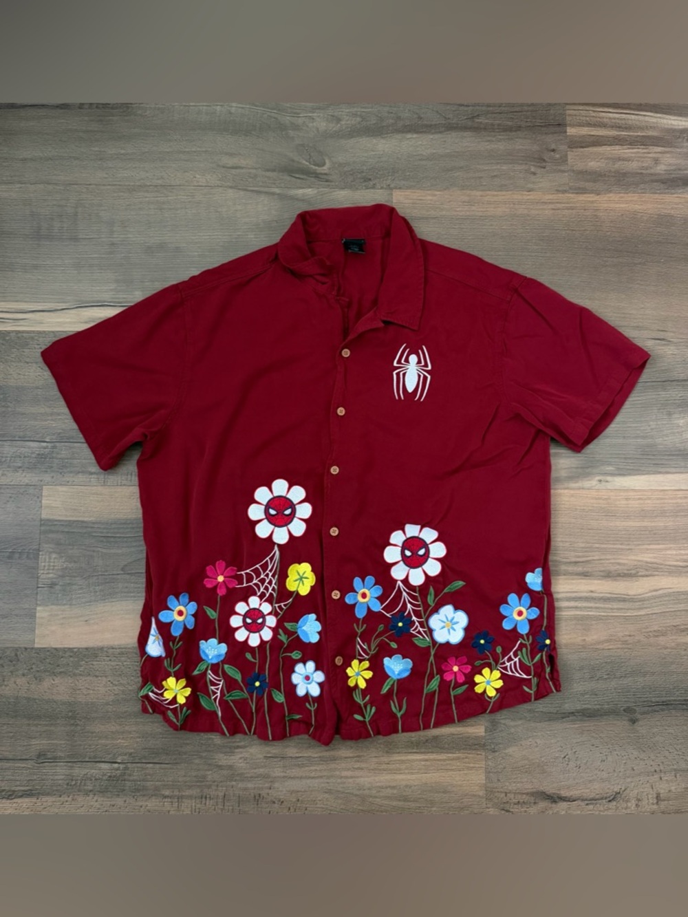 BoxLunch Marvel Spider-Man Mens Embroidered Flower Woven Button Down Shirt Sz. L